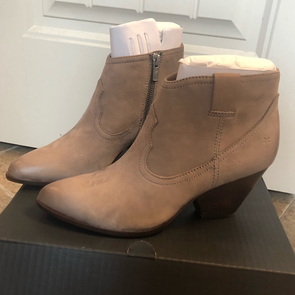 Frye Reina booties 7 grey